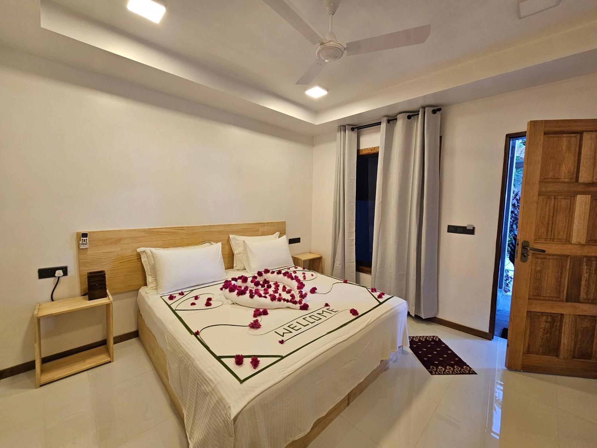Sunset Beach View Dhangethi Exterior foto